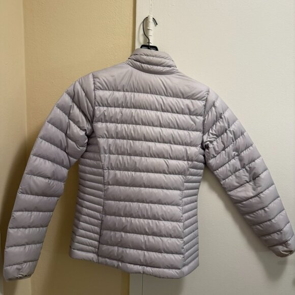 Patagonia Women's Down Sweater Jacket in Pura Purple Size XS - Picture 3 of 5